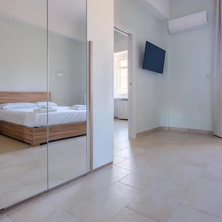 Reale Flats Апартаменты *